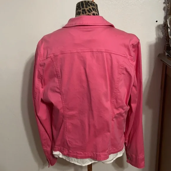 A.M.I Jean Jacket - Picture 2 of 8